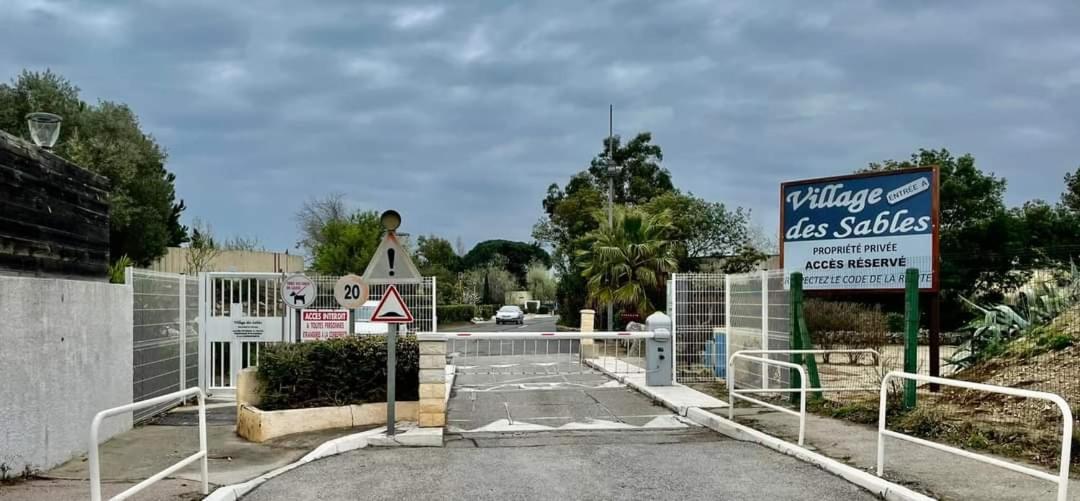 Torreilles Plage: Villa Atypique Bord De Mer Mediterranee Экстерьер фото